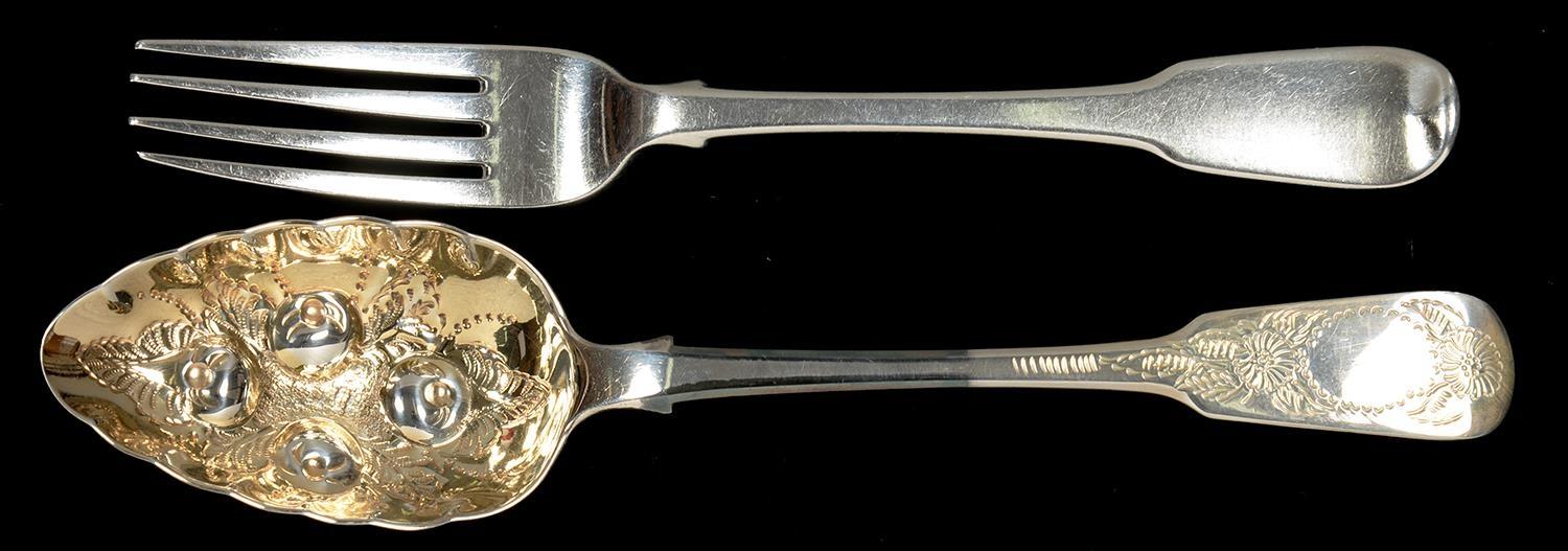 A GEORGE IV SILVER BERRY SPOON, BY JOHN, HENRY AND CHARLES LIAS, LONDON 1824 AND A GEORGE III SILVER