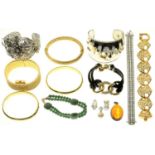 A QUANTITY OF SILVER AND SILVER GILT JEWELLERY, 270G AND A JADE BRACELET WITH 9CT GOLD CLASP
