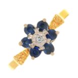A SAPPHIRE AND DIAMOND CLUSTER RING IN 18CT GOLD, 3G, SIZE M