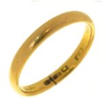 A 22CT GOLD WEDDING RING, 2.5G, SIZE P½