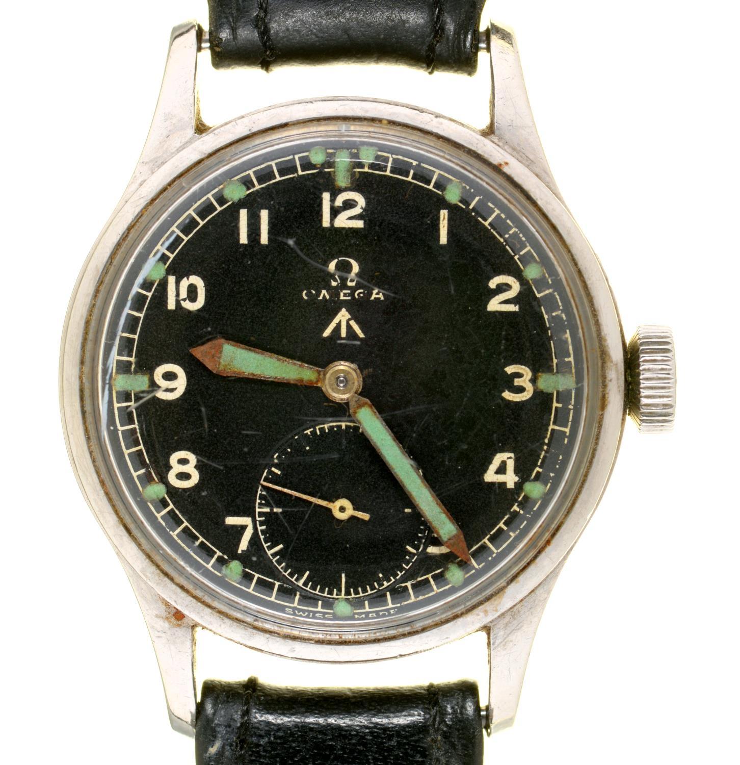 AN OMEGA BRITISH MILITARY ISSUE  WRISTWATCH  No 10222146, caseback marked W.W.W., broad arrow and  Y