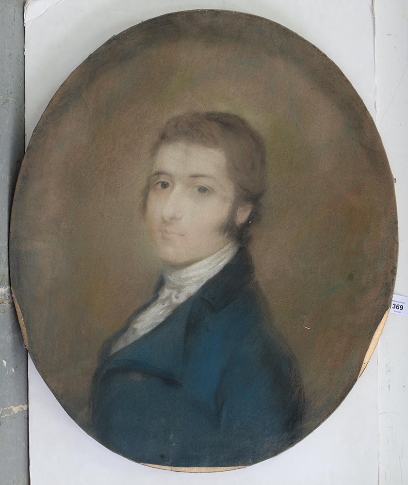 ENGLISH SCHOOL, EARLY 19TH CENTURY PORTRAIT OF AYOUNG MAN  bust length in a blue coat and white - Bild 2 aus 3