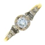 A DIAMOND SOLITAIRE RING IN GOLD, MARKED 18CT & PLAT, 2.5G, SIZE M LIGHT SURFACE WEAR CONSISTENT