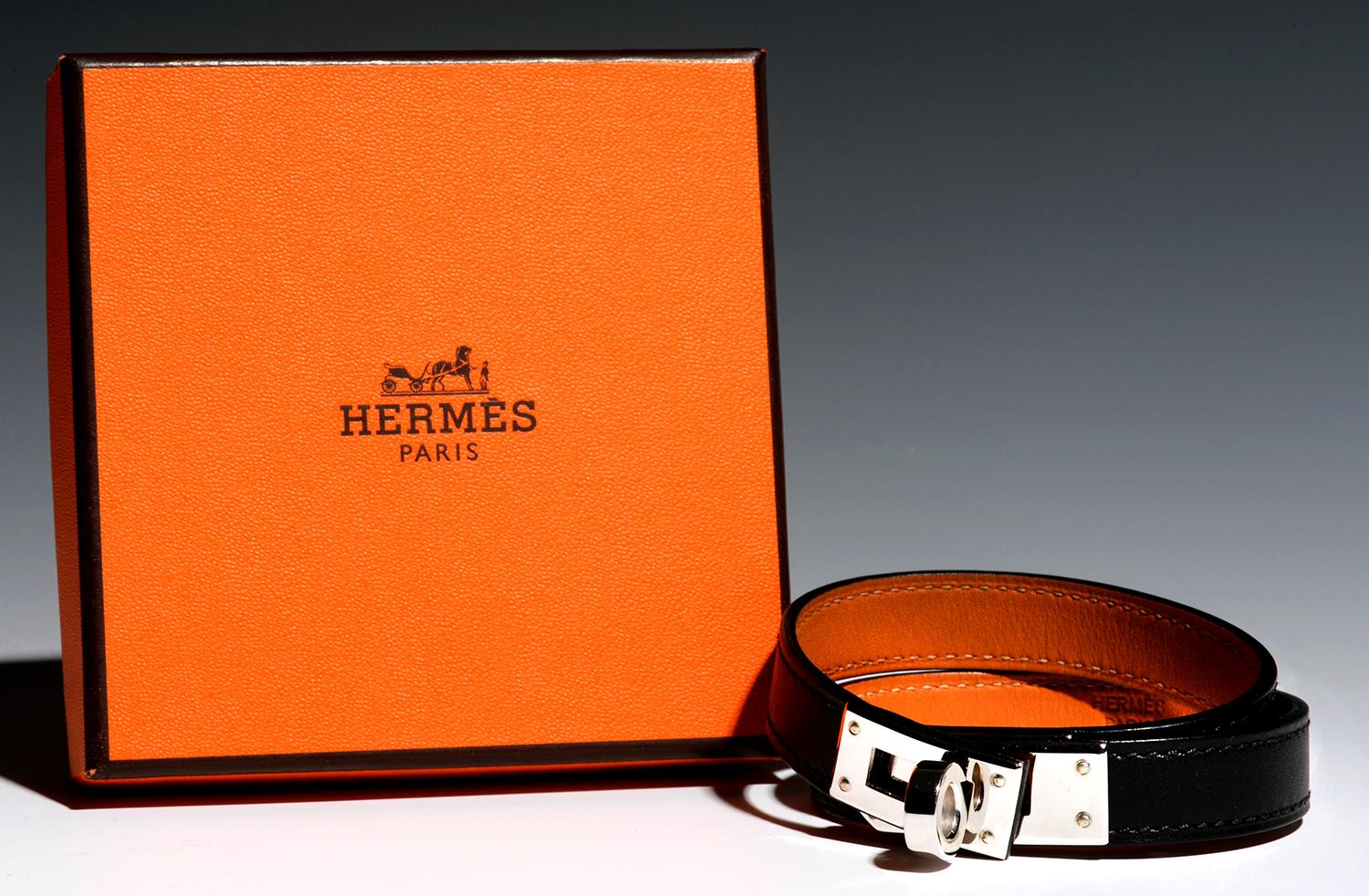 HERMÉS. KELLY DOUBLE TOUR BLACK LEATHER BRACELET, 39 CM L, BOXED