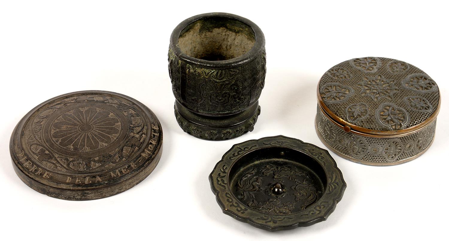 A CHINESE  ARCHAIC STYLE MINIATURE BRONZE VESSEL, 5.5CM H, A DEAD SEA STONE  DISC FORM SOUVENIR