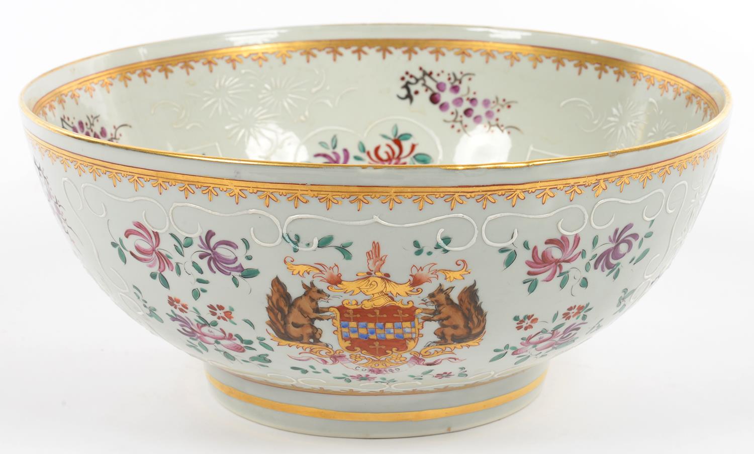 A SAMSON TYPE CHINESE EXPORT PORCELAIN FAMILLE ROSE PUNCH BOWL BOWL, 28.5CM DIAM, PAINTED L IN