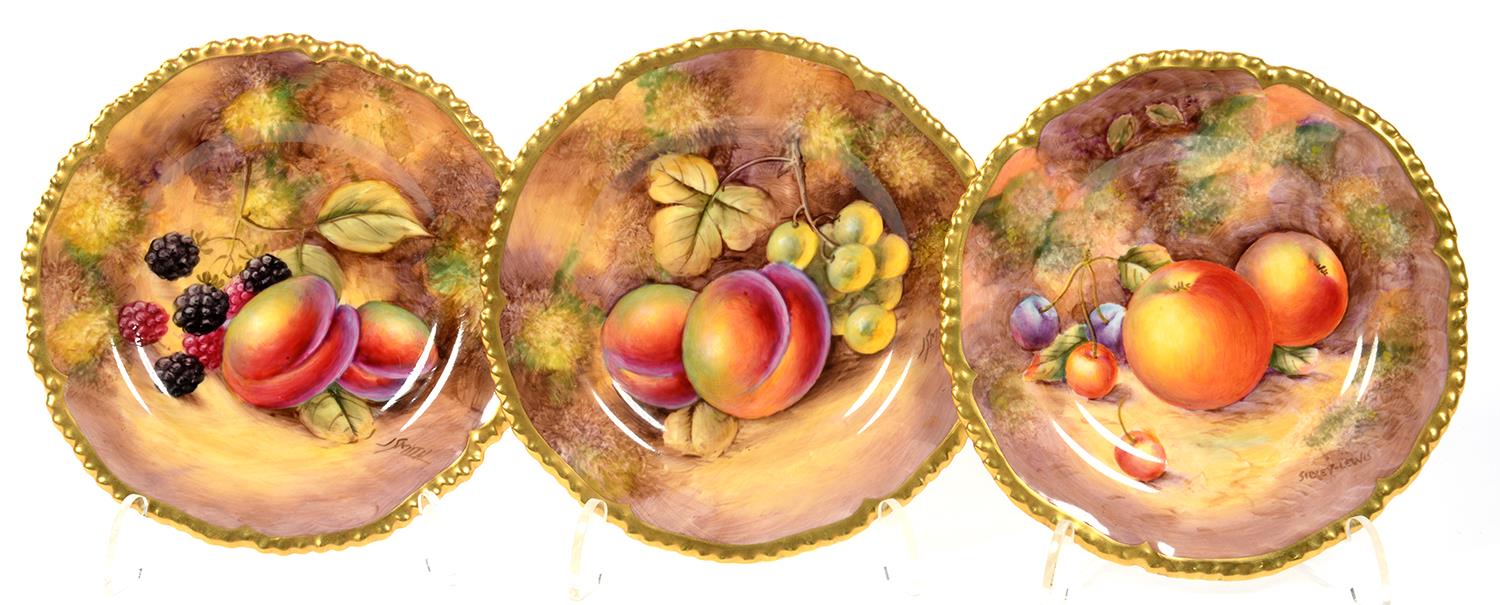 A SET OF THREE ROYAL WORCESTER CABINET PLATES, PAINTED BY J SMITH OR SIBLEY LEWIS, EACH SIGNED WITH