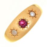 A GYPSY SET RUBY AND SPLIT PEARL RING IN GOLD, UNMARKED, 3G, SIZE M PEARLS NACRE AND LUSTRE
