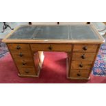 AN OAK PEDESTAL DESK WITH TOOLED LEATHER TOP, EARLY 20TH C, 130CM W