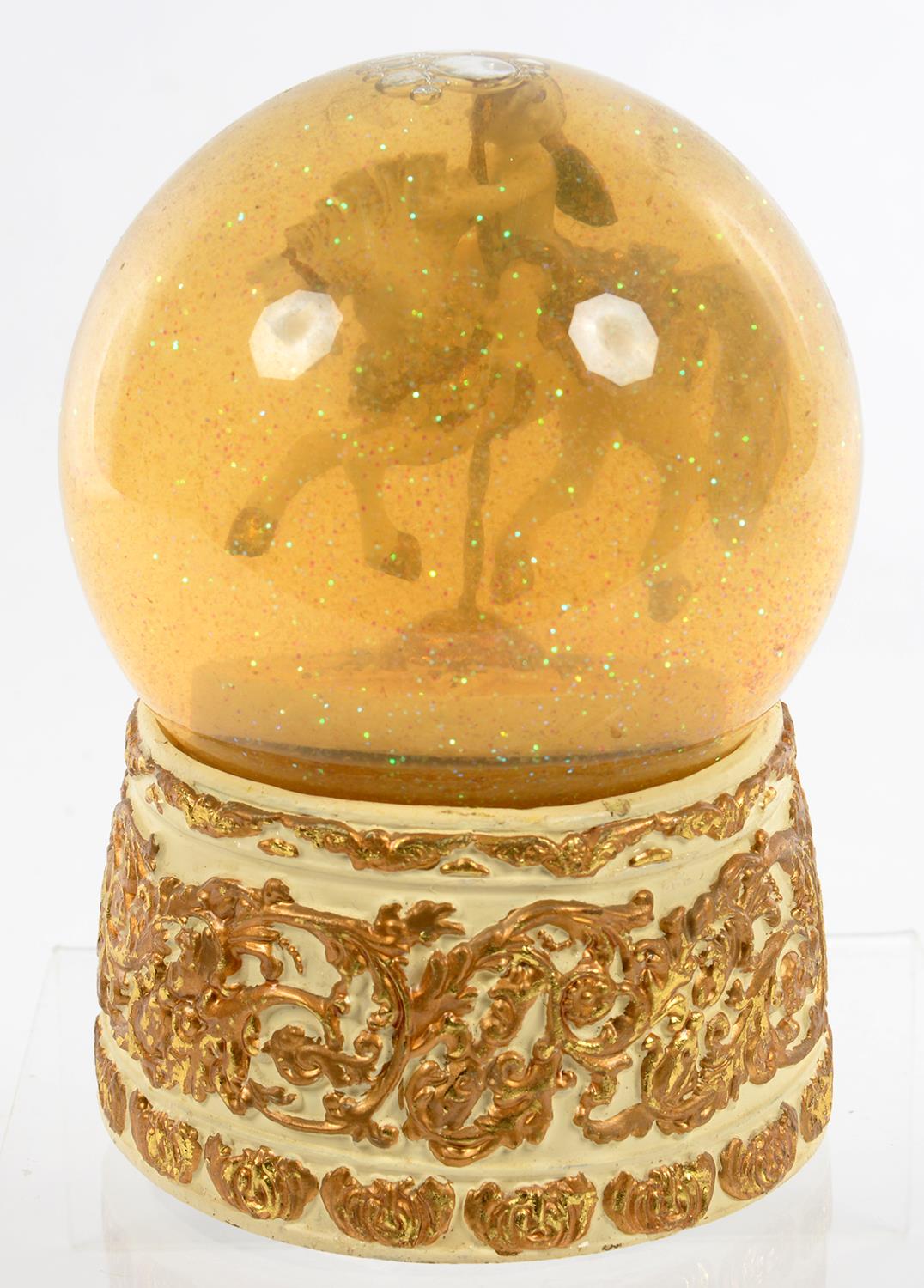 A VINTAGE MUSICAL SNOW GLOBE