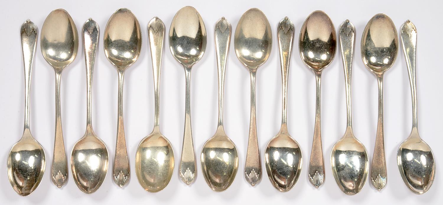 THIRTEEN SILVER TEASPOONS, GEORGE V AND LATER, 5OZS 8DWTS