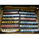 MODEL RAILWAYS. FOURTEEN PLASTIC OO GAUGE RAILWAY COACHES, A QUANTITY OF HORNBY ROLLING STOCK,