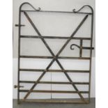 AN EARLY 20TH C WROUGHT IRON GARDEN GATE, 136CM H X 100CM W