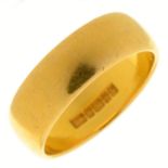 A 22CT GOLD WEDDING BAND, BIRMINGHAM 1961, 7.4G. SIZE L Slight wear