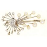 A DIAMOND AND CULTURED PEARL BROOCH, IN WHITE GOLD, 42MM, C1970, 6.7G Good condition