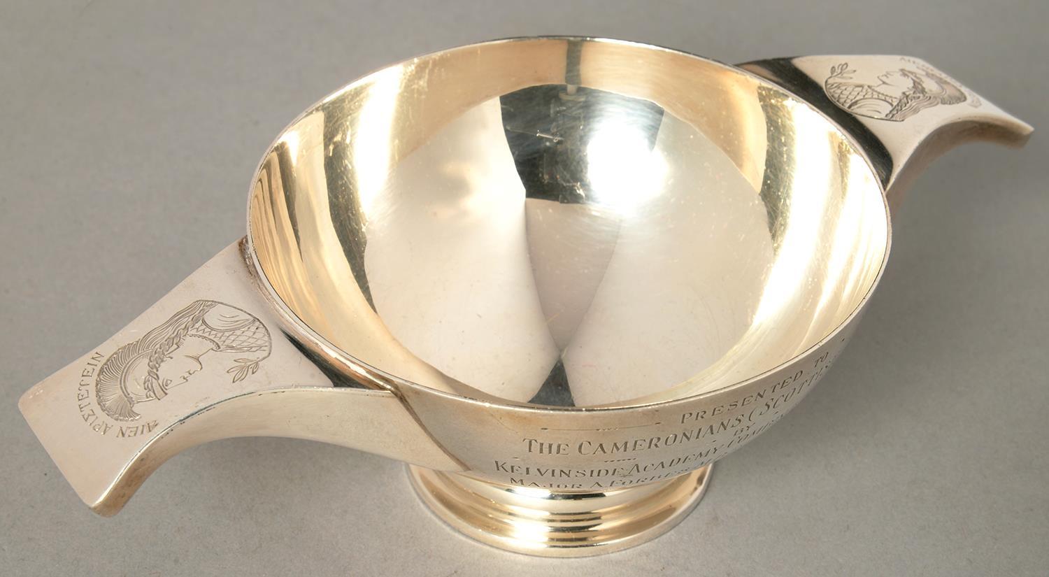 A SCOTTISH ELIZABETH II SILVER QUAICH, ENGRAVED WITH PRESENTATION INSCRIPTION TO THE CAMERONIANS ( - Image 2 of 3