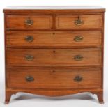 A GEORGE IV MAHOGANY AND LINE INLAID BOW FRONTED CHEST OF DRAWERS, ON SPLAYED FEET, 105CM H; 53 X