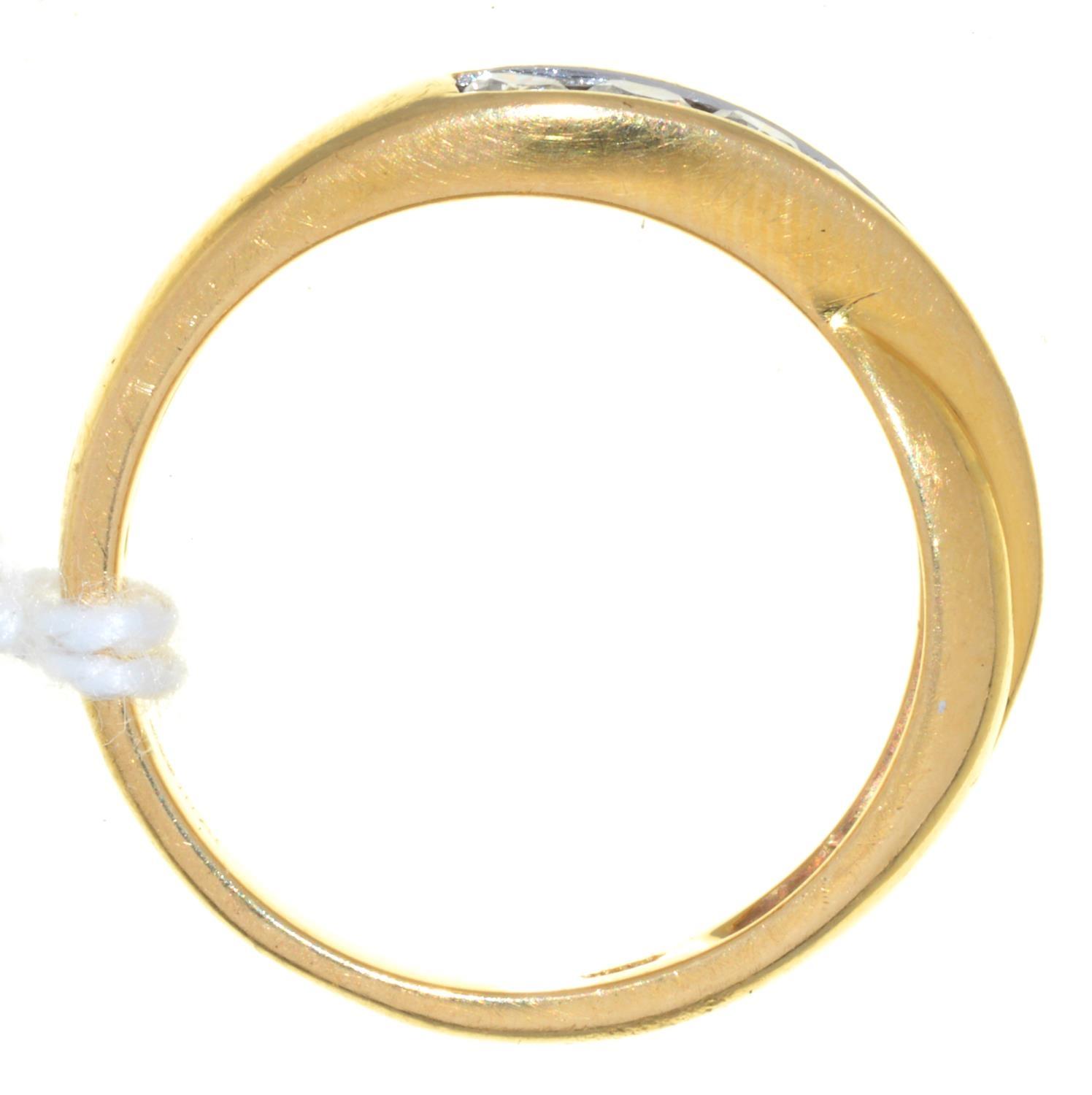 A DIAMOND TWIST RING IN 18CT GOLD, 5G, SIZE O½ Good condition - Image 2 of 2