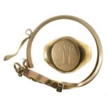 A DAMAGED 9CT GOLD SIGNET RING AND COIN-MOUNT, 6.3G