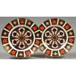 A PAIR OF ROYAL CROWN DERBY IMARI PATTERN PLATES, 21.5CM DIA, PRINTED MARK, BOXED Good condition and