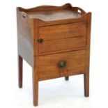 A GEORGE IV MAHOGANY TRAY TOP COMMODE, 76CM H; 43 X 51CM Horizontal shrinkage crack to door and