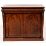 A VICTORIAN MAHOGANY CHIFFONIER, 90CM H; 43 X 106CM Small triangular loss of veneer to front