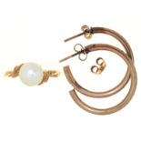 A CULTURED PEARL RING, GOLD HOOP MARKED K14, 2.2G, SIZE L AND A PAIR OF 9CT GOLD HOOP EARRINGS, 1.9G