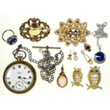 A VICTORIAN CITRINE SET GILTMETAL BROOCH, A SMITH'S POCKET WATCH, ETC Victorian brooch - citrine