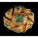 A VICTORIAN DIAMOND AND GREEN FOILED PASTE KNOT BROOCH, MID 19TH C in gold, 22mm, 3.6g All stones/
