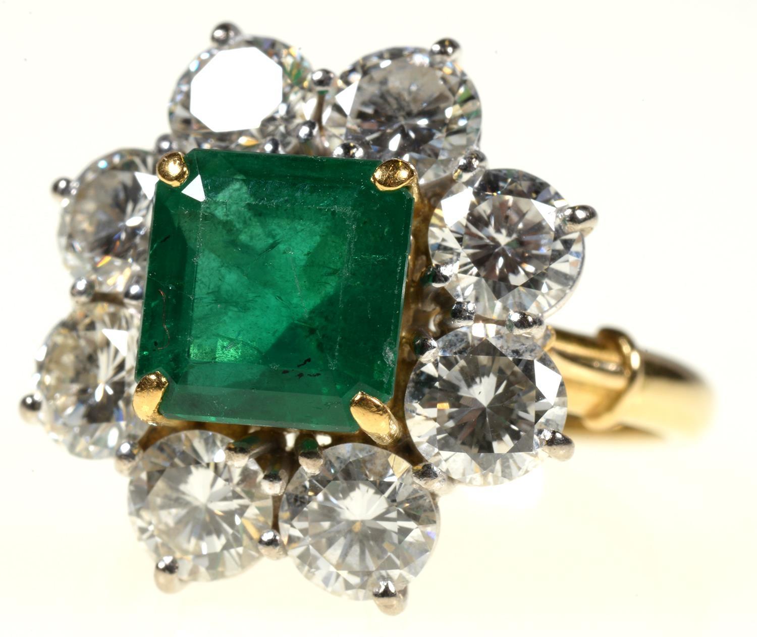 AN EMERALD AND DIAMOND RING,  with step cut emerald of approx 6 x 6mm and of approx 2ct, in a - Image 3 of 6