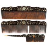 A SET OF THREE FINE PIQUÉ HAIR COMBS, LATE 19TH C, OF TORTOISESHELL AND GOLD, 18 AND 20CM LONG