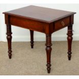 A MAHOGANY-STAINED OCCASIONAL TABLE, 20TH C, IN VICTORIAN STYLE, ON TURNED LEGS, 61CM H; 51 X 68CM