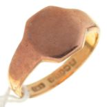 A 9CT GOLD SIGNET RING, BIRMINGHAM 1946, 5.4G, SIZE R Condition report  Worn