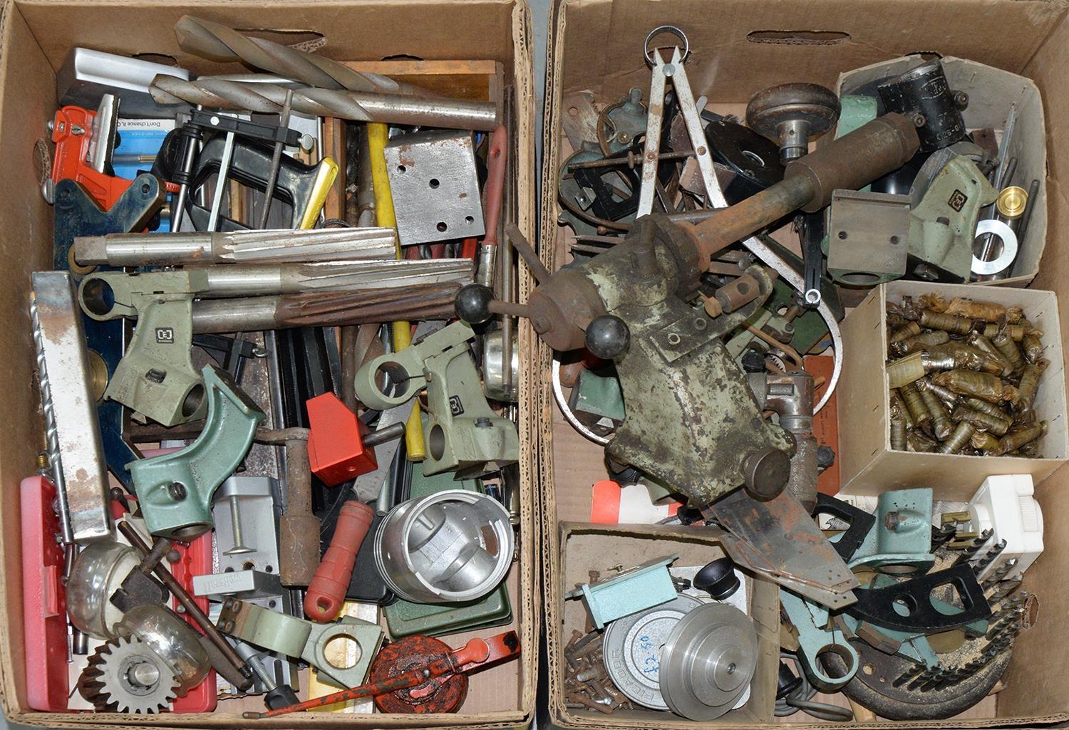 MISCELLANEOUS WORKSHOP TOOLS AND EQUIPMENT TO INCLUDE TWO BENCH VICES, ETC. Condition report  In
