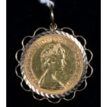 GOLD COIN. SOVEREIGN 1981, SET IN A 9CT GOLD PENDANT, 26MM DIAM, BIRMINGHAM 1971, 9.7G Condition