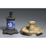 A WEDGWOOD PATINATED BRASS MOUNTED BLUE JASPER DIP DRUM TAPERSTICK, 19TH C, 9CM H AND A WEDGWOOD