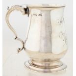A GEORGE III SILVER CHRISTENING MUG OF BALUSTER SHAPE, 9.5CM H, BY PETER AND ANN BATEMAN, LONDON