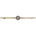 A DIAMOND BROOCH, THE PLAIN GOLD BAR WITH CENTRAL CLUSTER OF OLD CUT DIAMOND CLUSTER, 58MM,