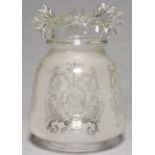 AN ETCHED GLASS OIL LAMP SHADE, C1900, DECORATED WITH PORTRAITS, FRILLED RIM, 24CM H, DIAM OF FOOT