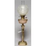 AN EDWARDIAN BRASS COLUMNAR OIL LAMP WITH CUT GLASS FOUNT, C1900, BURNER KNOBS MARKED BRITISH