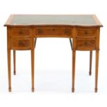 AN EDWARDIAN MAHOGANY WRITING TABLE, LINE INLAID AND CROSSBANDED IN SATINWOOD WITH TOOLED LEATHER