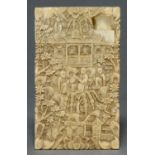 A CHINESE IVORY CARD CASE AND COVER, EARLY 19TH C, INTRICATELY CARVED WITH SCENES, 9.5CM Lid damaged