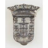 A PORTUGUESE SILVER SNUFF BOX, 20TH C, IN THE FORM OF THE HERALDIC CROWN AND SHIELD OF ARMS OF