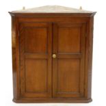 A VICTORIAN PANELLED OAK CORNER CUPBOARD, 84CM H; 85 X 41CM Good, clean solid condition, no