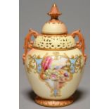 A LOCKE & CO WORCESTER RETICULATED POT POURRI VASE AND COVER, C1902-14, PAINTED WITH FRUIT BEFORE