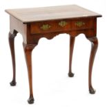 A WALNUT AND FEATHERBANDED SIDE TABLE, 18TH C AND LATER, THE TOP IN MATCHED VENEERS ON CABRIOLE