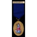 AN 18CT GOLD AND ENAMEL CHAIRMAN'S JEWEL OF THE ST PANCRAS LICENSED VICTUALLERS BERERSELLERS