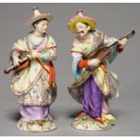 A PAIR OF VOLKSTEDT FIGURES OF MALABAR MUSICIANS AFTER 18TH C MIESSEN MODELS, 20TH C, 18CM H,