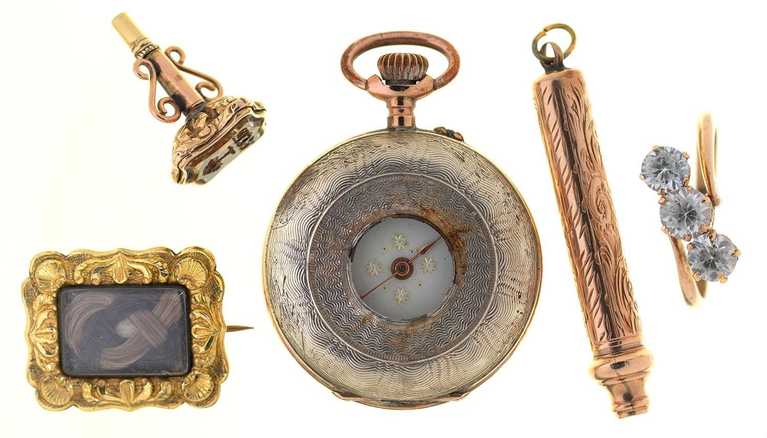 A VICTORIAN GOLD AND CITRINE SHIELD SHAPED SEAL-WATCH KEY, C1840, 19MM, A CONTEMPORARY GOLD MOURNING