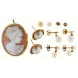 A CAMEO BROOCH PENDANT, CARVED WITH THE HEAD OF A LADY, 37MM, MARKED 9KT AND SEVERAL PAIRS OF GOLD